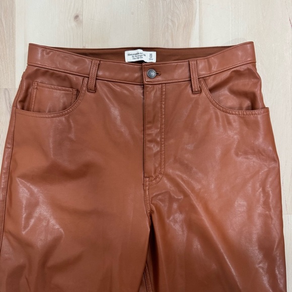 Abercrombie & Fitch The 90s Straight Ultra High Rise Faux Leather Pants Brown 14 - Picture 5 of 15